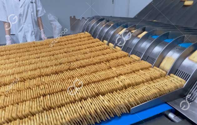 Crackers Production in Factory Crackers Production in Factory
